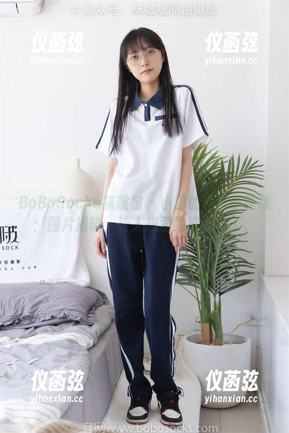 BoBoSocks袜啵啵 - 小淳的白丝小腿袜：图片揭晓，让人想歪的资源来了。