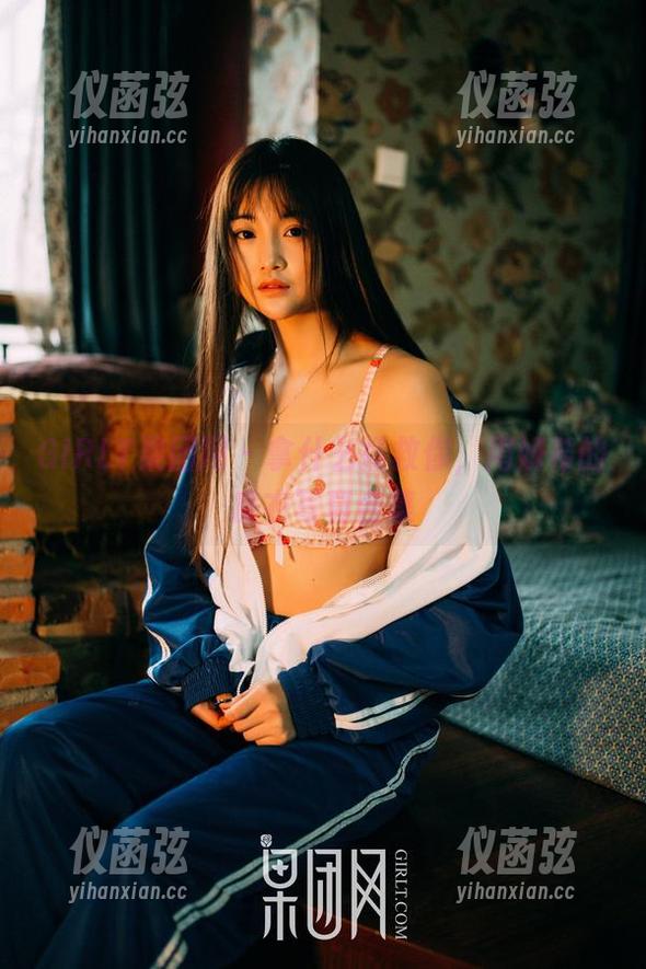 GIRLT果团网 - 拿什么拯救你，周妍希的皮衣写真合集