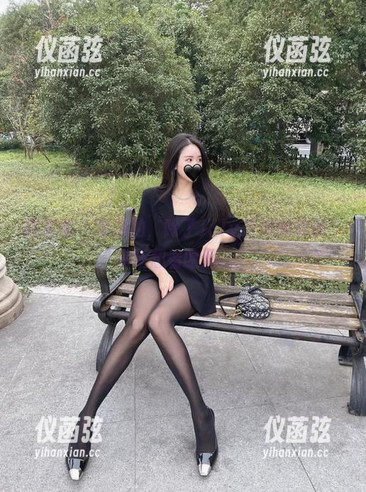 微密圈 - 免费的，除了July芝岚的瑜伽，你还想看啥照片？