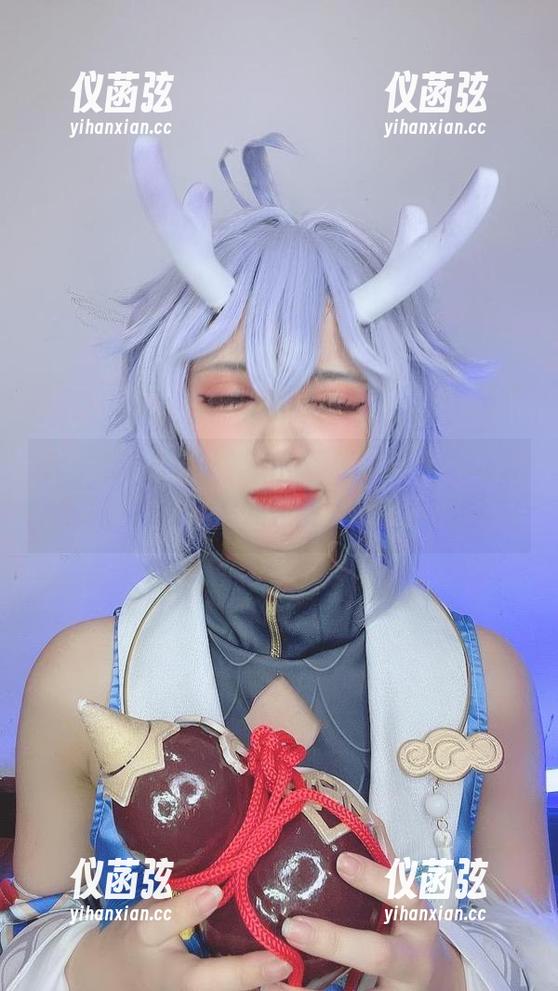 把海浪玩成全场焦点！最新PoppaChan海边写真，我们来见证“反向溺水”！