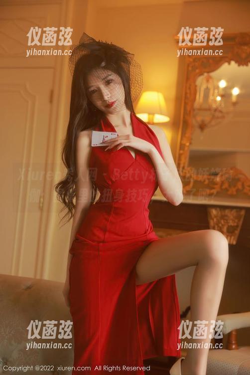 Xiuren秀人网 - Betty林子欣的妖娆瑜伽：图集里的扭身技巧，太难了吧？