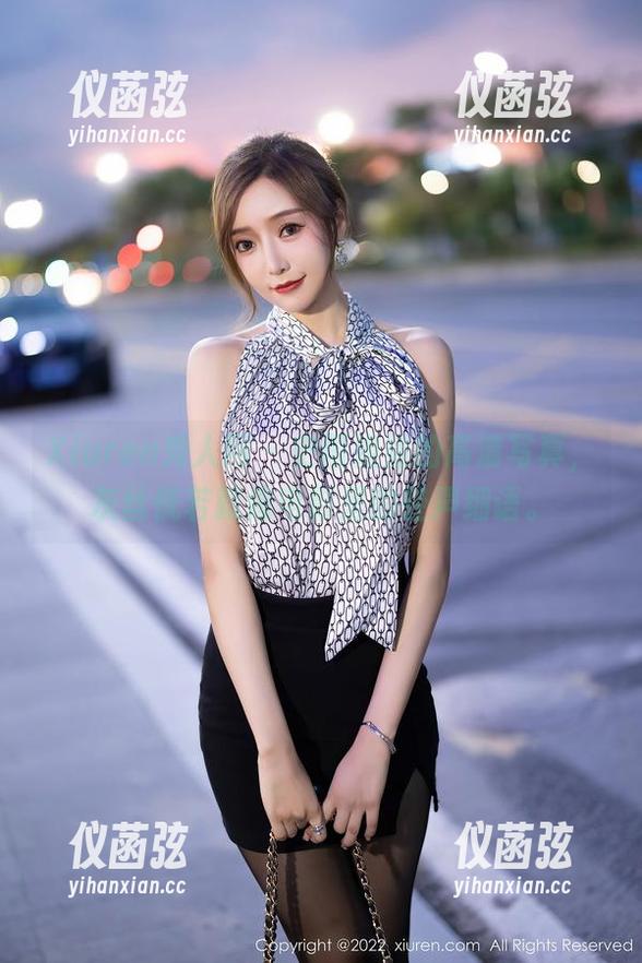 Xiuren秀人网 - 史雨姐姐的高清写真，灰丝恍若就像电影里的轻声细语。