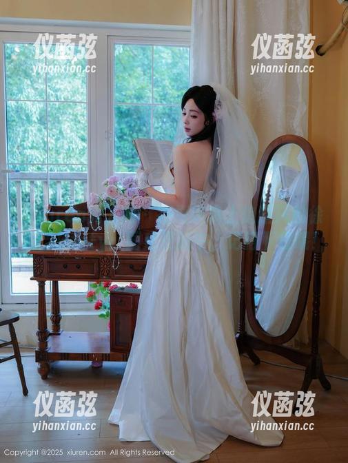 Xiuren秀人网 - 在海南岛上追逐风的徐莉芝Booty：图库更新中，记得下载哦！