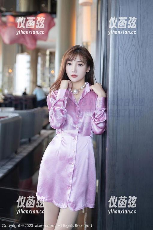 Xiuren秀人网 - 柴婉艺Averie的白裙图集，宛如春风拂过，瞬间让我想起了那次阳台的野餐。