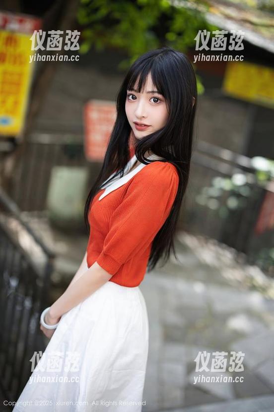 Xiuren秀人网-雯大王susie Xiuren秀人网 - 精选套图带你去雯大王susie的夏天,心里嘀咕着啥意思呢?