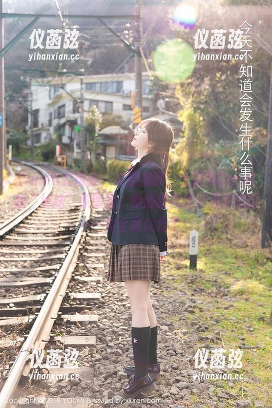 YouMi尤蜜荟 - 谁能想到，土肥圆Carol的“妹妹”原图里，她的眼神竟然是这样的……完全抓住我了！