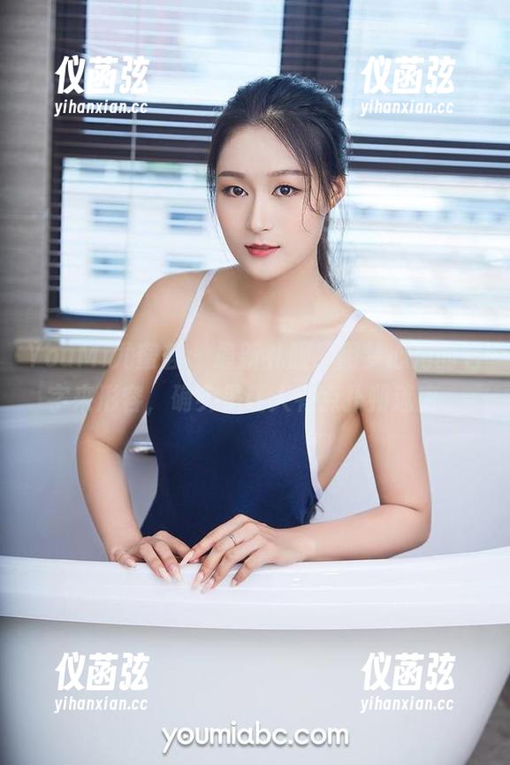YouMi尤蜜荟 - 最新礼服，用梦心月的名字来形容，确实是让人有点扑朔迷离。
