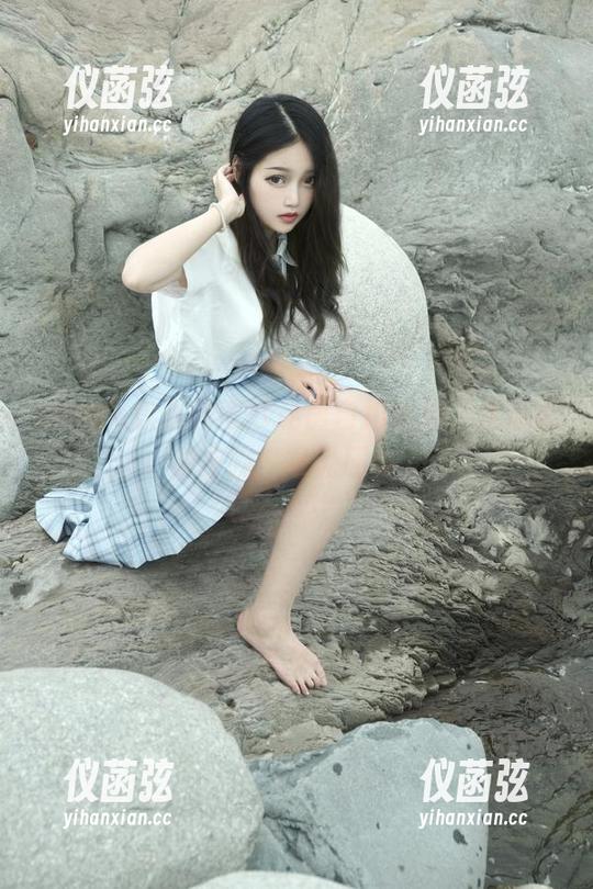 eloise软软的奇妙私房自拍合集，从清晨到夜晚，毫无压力。