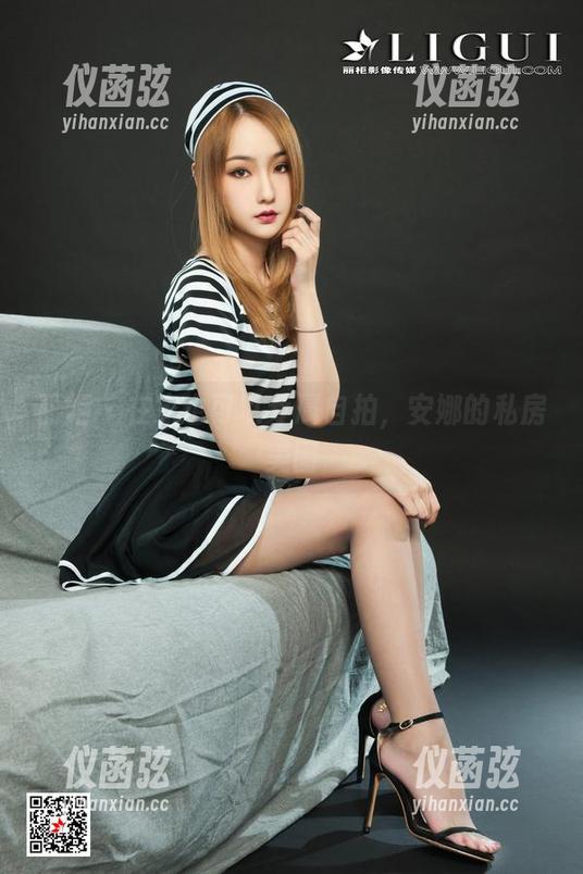 丽柜 - 在家也可以专属自拍，安娜的私房美图