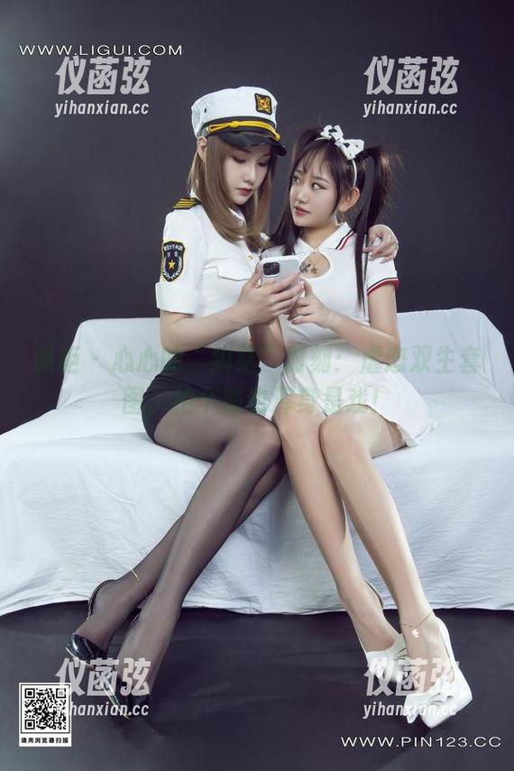 丽柜 - 心心的“纠结”时刻：虐恋双生套图，拍个照也浑身是戏！