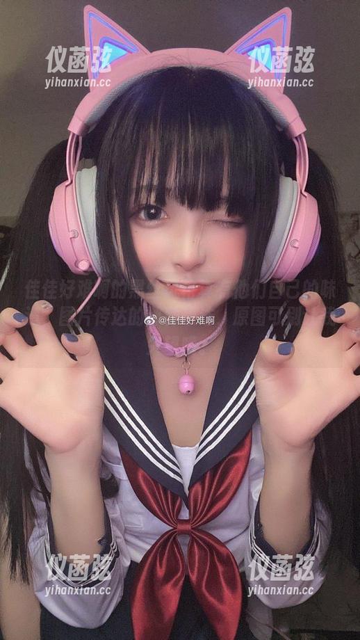 佳佳好难啊的黑丝风格真有他们自己的味道，图片传达的那种想法，原图可别让我失望哦。