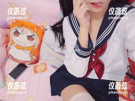 对不起，我是来看佳佳酱ovo的36套合集图册的，惹不起惹不起