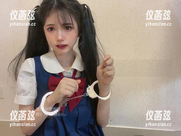 倦倦喵的巫女写真——我对她的魔力有点无所适从。