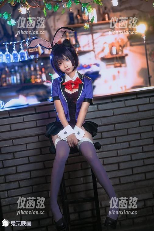 原图直击：兔玩映画的黑丝制服少女竟可以用眼神控场！