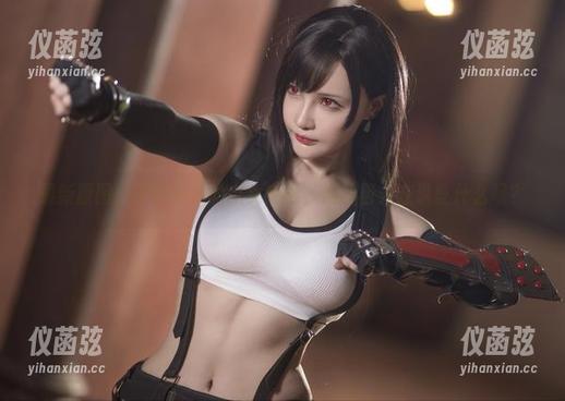 最新原图，千夜未来的少女身影，她的目光在说些什么呢？