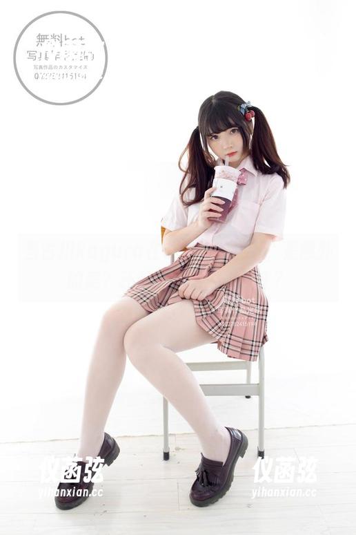 古川kagura 当古川kagura在银杏树下拍照,是意外的美?还是说你能忍受这些?