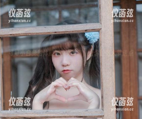 可可小白兔的体操服少女写真，给你的情人节送点‘弹’性礼物吧？
