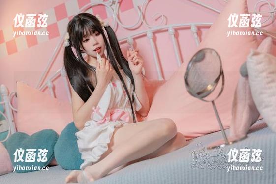 谁说会长竞选不能趣味十足？“咬人小小兔”作品集更新，瞧这脸红的青涩