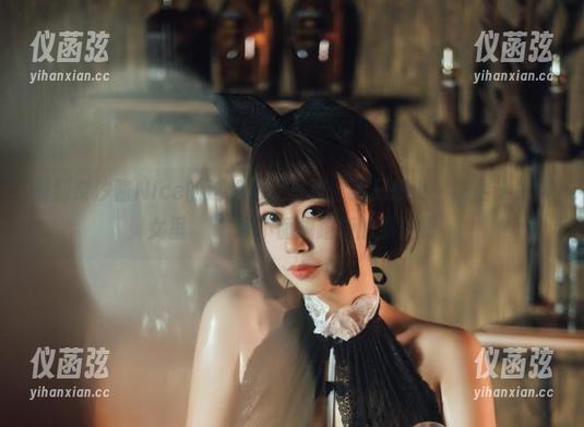 看到奈汐酱Nice的这组修女写真，我只想说，这估计是修女里ستا最不循规蹈矩的那位吧