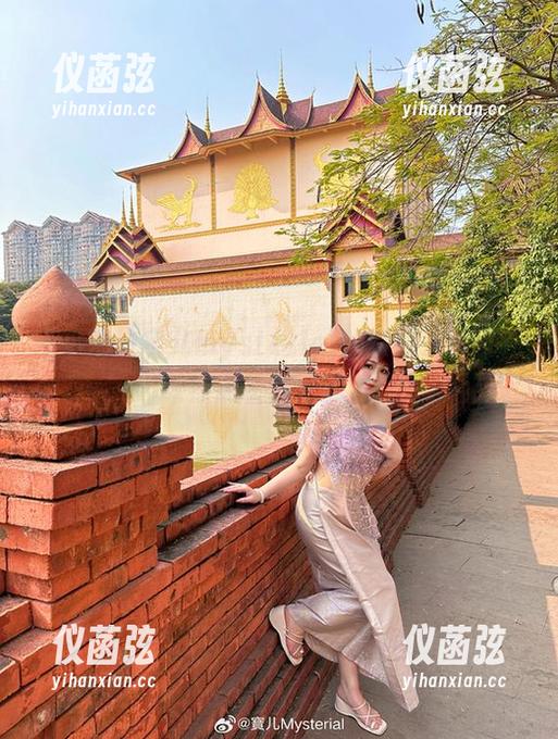 不小心被宝儿mysterial的索尼子吸引，果然耐看就是实力。