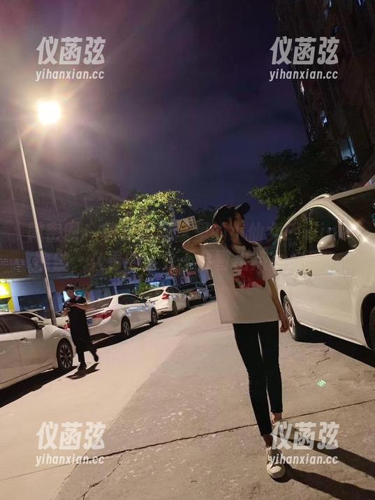 微密圈 - 隐藏在网盘里的小仙女ELaine瑜伽，久看的人会不会冒出点小心思？