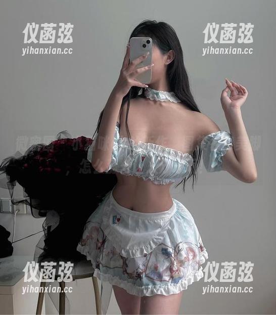 小猫咪ck 微密圈 - 小猫咪ck的新作,图集名曰美脚,怎么那么让人分心呢!