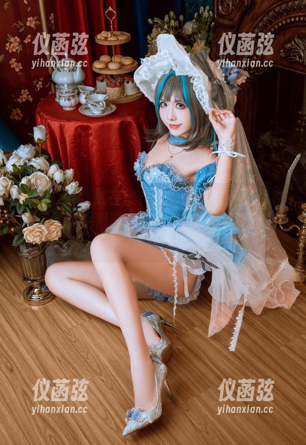 希希_啾到底在想什么？是秘密？是睡衣？还是说她果真有超能力？每张写真都在暗示什么？