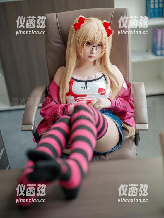幼水铃衣 幼水铃衣和她的死库水写真:不工作时壁纸就是开心的源泉!