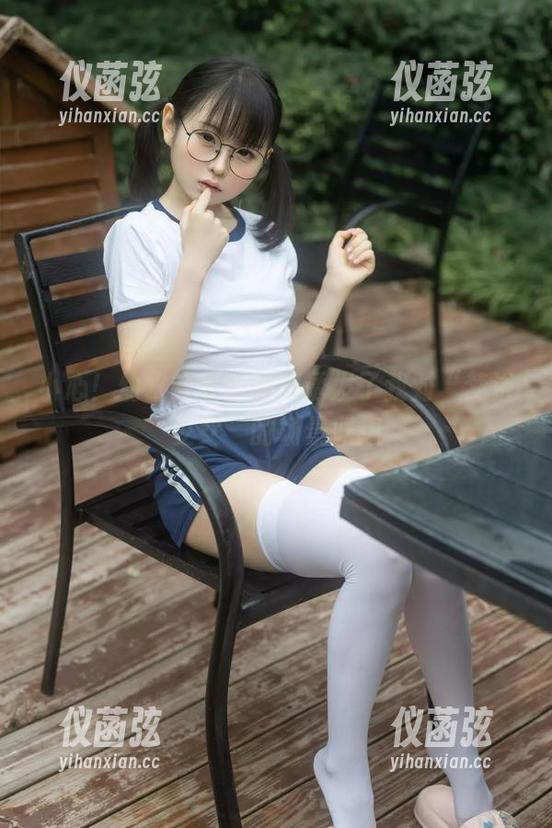 小心！幼水铃衣的图集诱发了我对“梦浴少女”的场景联想