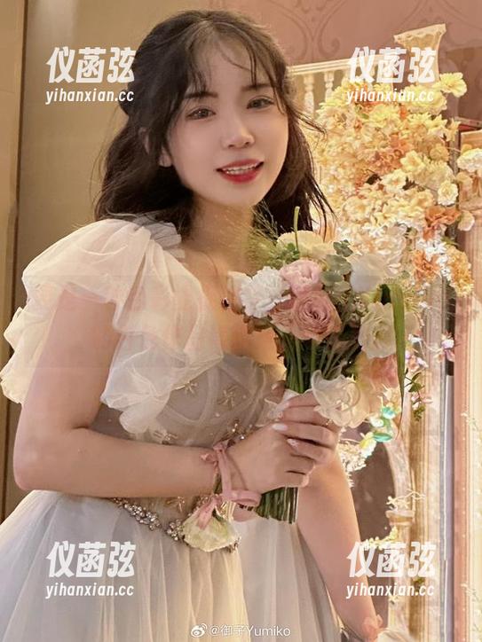 御子Yumiko 要是一种色彩能捉住梦,那御子Yumiko的白色作品肯定是头号玩家。