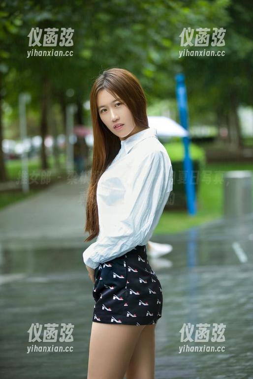 推女郎 - 梁棋棋的作品：一组夏日写真，真让人心里痒痒的
