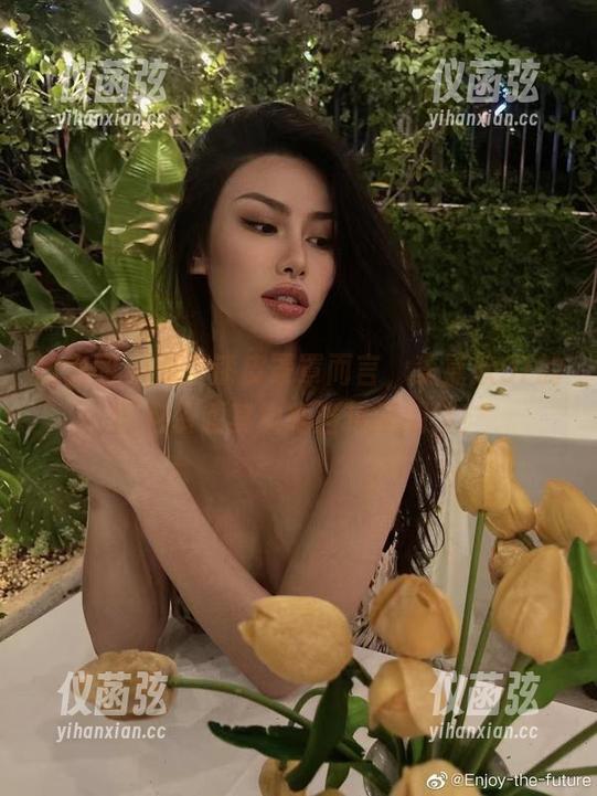 微密圈 - 对于漆皮罩罩而言，李嘉欣97的图包资源其实相当值得期待！