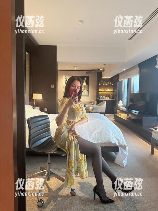 微密圈 - 果儿Victoria给你送来的圣诞快乐！图包下载不可少！
