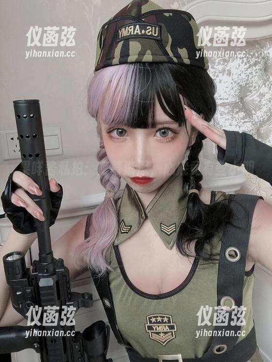 果咩酱私拍：夜幕渐深，心底竟有些小期待