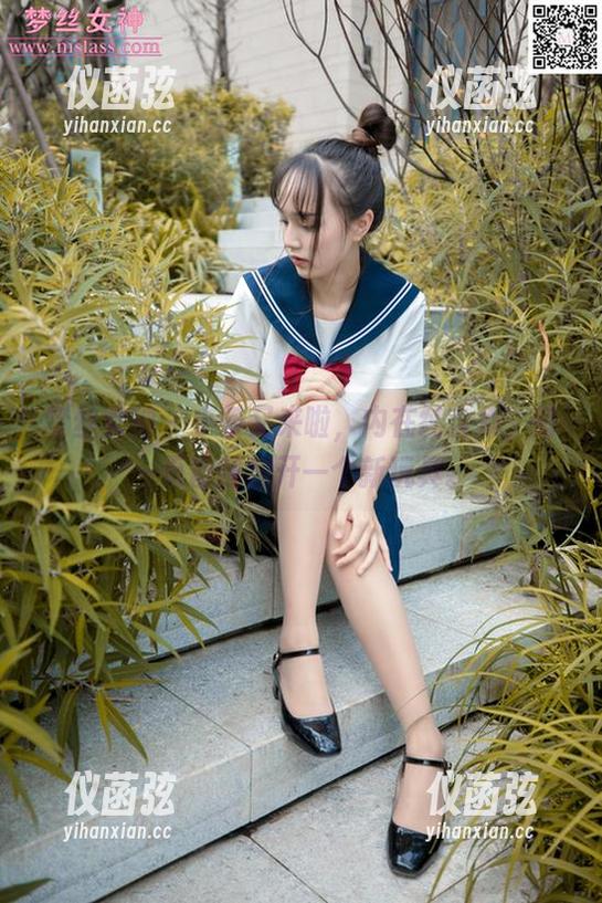 梦丝女神 - 小茶又来啦，内在纯合集，每一页都像翻开一个新玩具。