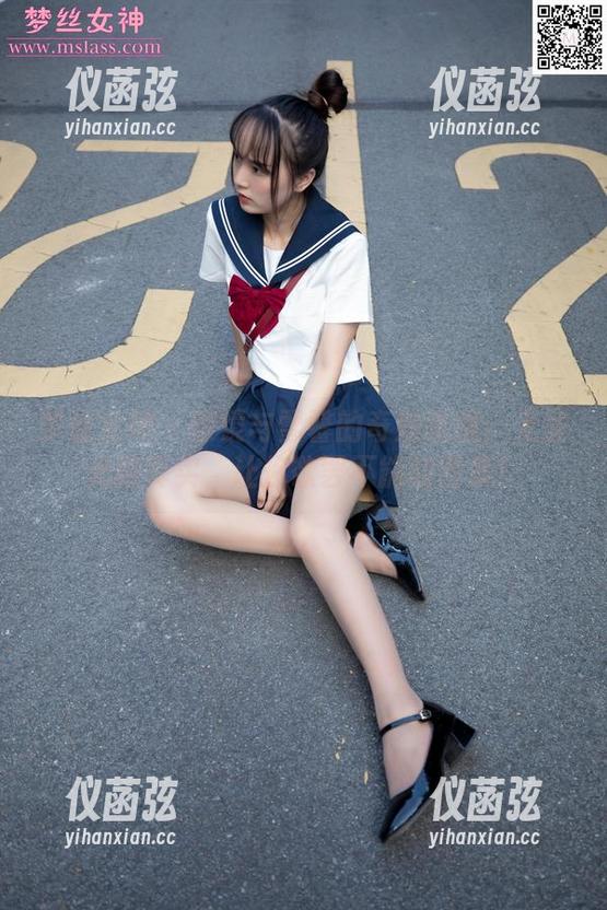 梦丝女神 - 眼镜与雪馨的奇妙碰撞：无圣光的真实，让你欲罢不能的图集！