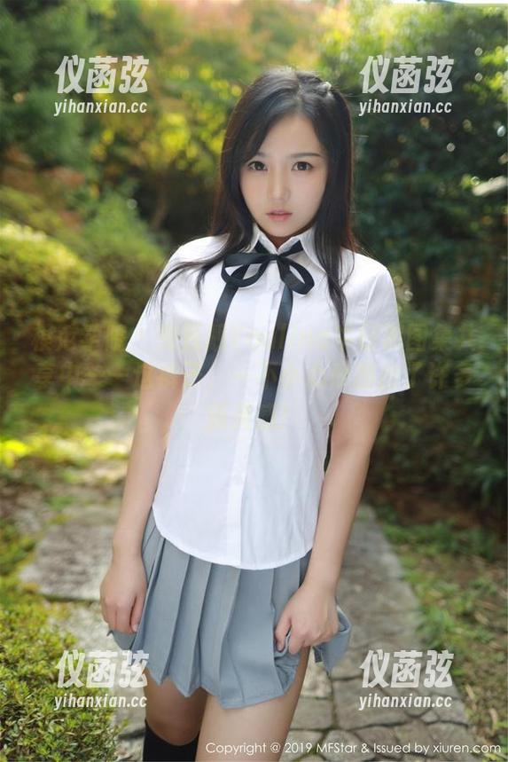 模范学院-兜豆靓Youlina 模范学院 - 兜豆靓Youlina牛仔裤图集共享中——这裤子,一不小心摩擦出了许多新灵感!
