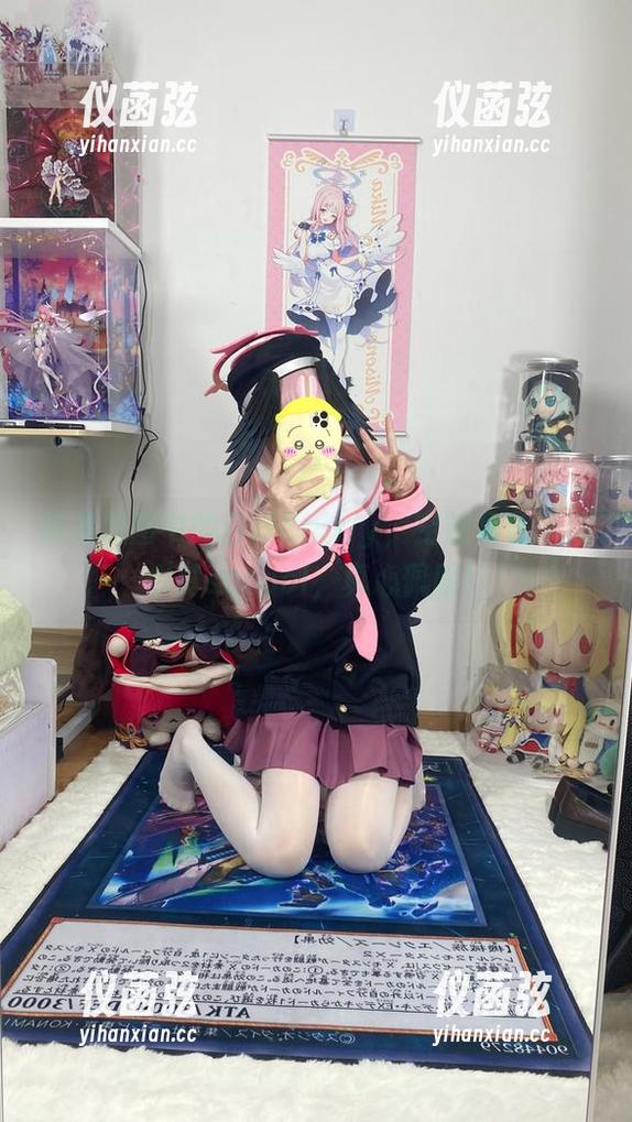 高清原图中的白栎Shirly，空姐角色演绎得真socool，真心佩服！