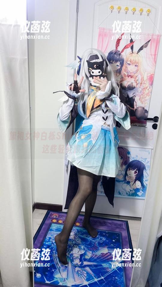 旗袍女神白栎Shirly的私拍，你能否拒绝这些轻轻撩拨的画面？