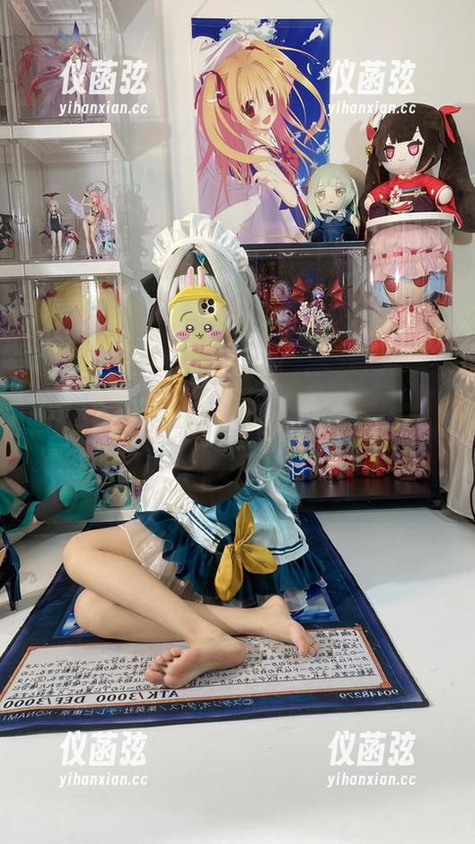 定制的恶毒白兔，让白栎Shirly的写真充满刺