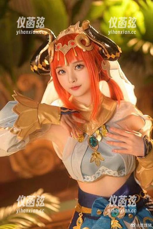 白莉爱吃巧克力：“爱蜜莉雅”的cos完全不需要PS，真实如我失败的造型。