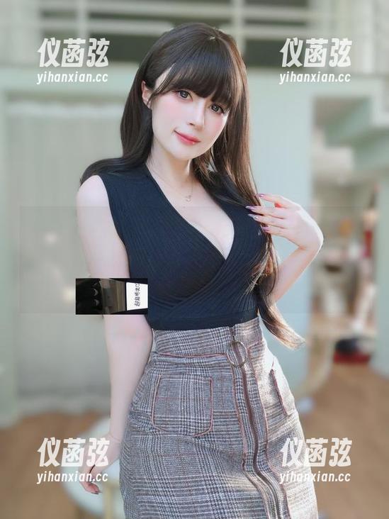 白银81牛仔裤作品集，让我忍不住想讨论，这种风格是流行还是只是个人选择啊？最新上架！