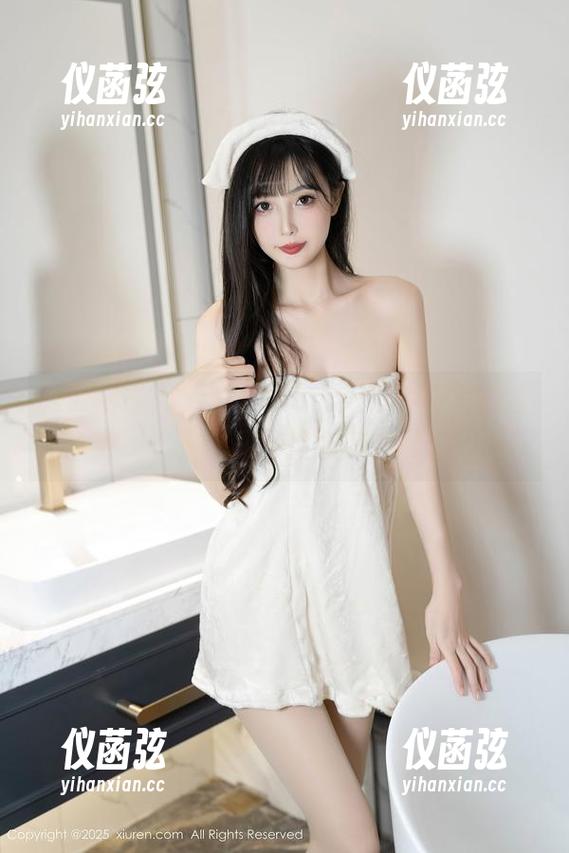 秀人网 - 高清写真，Sissi诗诗与裤里丝间的默念