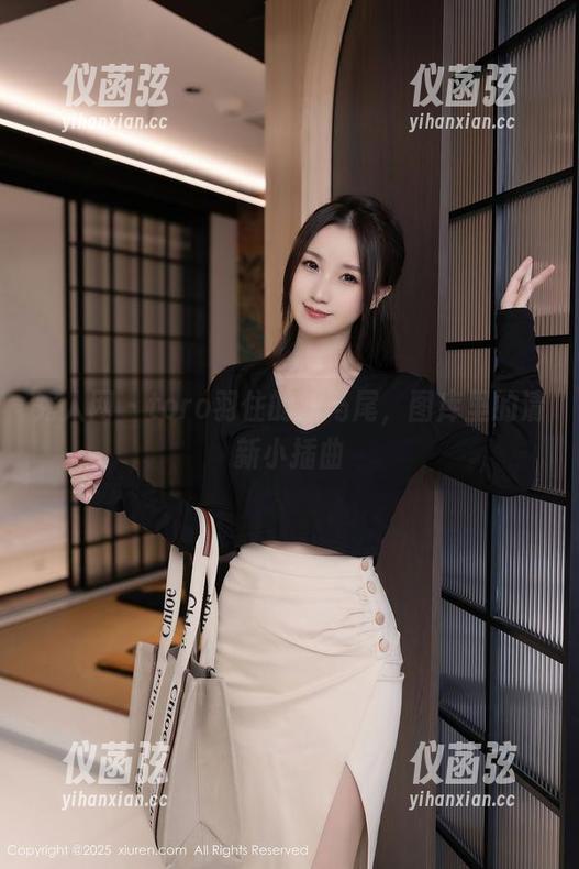 秀人网 - toro羽住的双马尾，图库里的清新小插曲