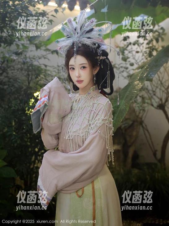 秀人网 - 舞媚歆的定制圣诞图集，致力于刷新你对美的定义！