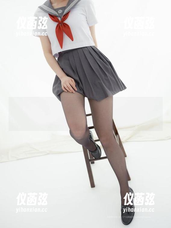 紧急企划 - 看！小恩的私房皮衣，这种随意得体的搭配，真令我挠心！