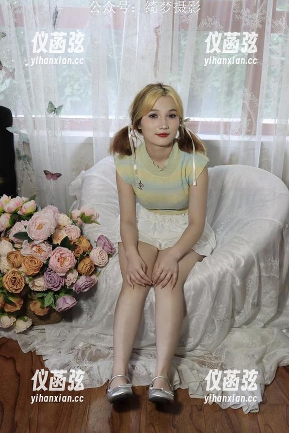绮梦摄影 - 露露在线，裸足写真就像夏天的心事，怎么越看越觉得微妙呢？