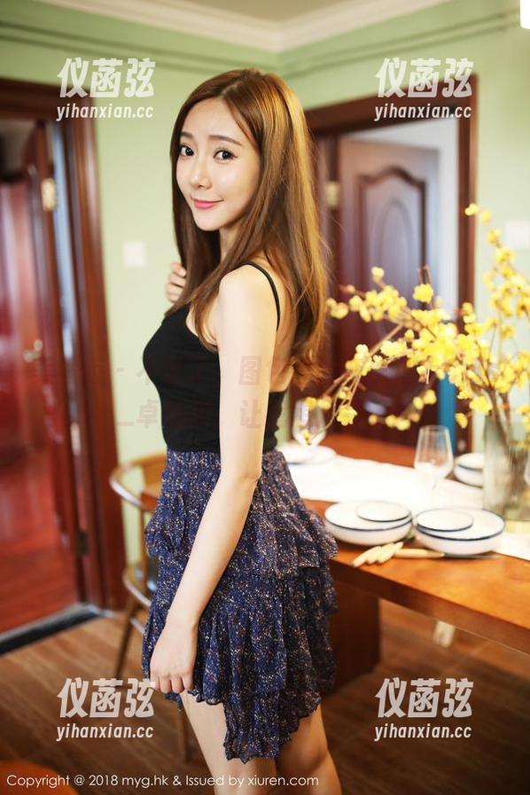 美媛馆-Cris_卓娅祺 美媛馆 - 不说了,图包里的灰丝加上Cris_卓娅祺,让我想发呆了…