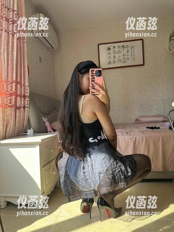 微密圈 - 图片里的美邵女Baby，灰丝与她竟然有种说不出的默契感