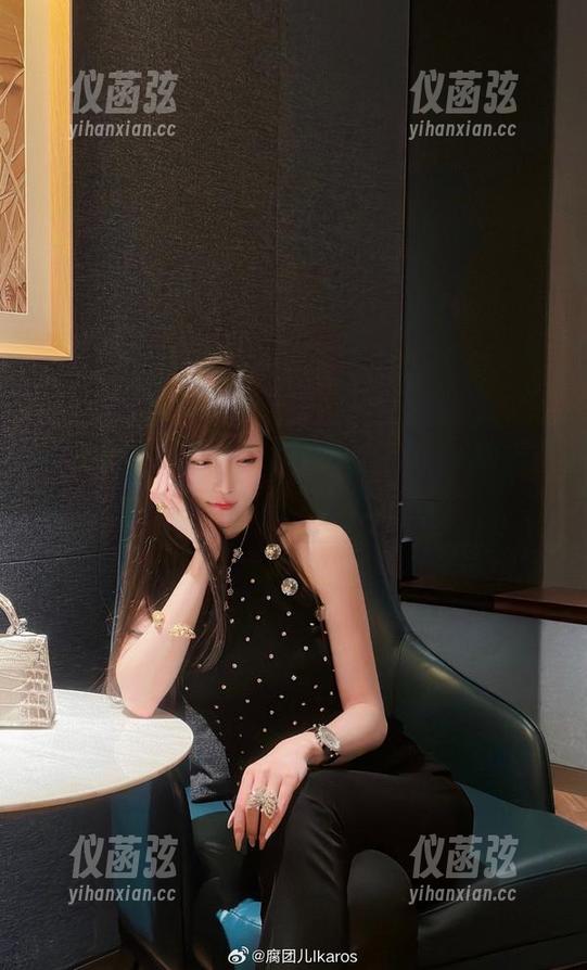 下载自信，高清捕捉腐团儿Ikaros的美足，怎么能错过？